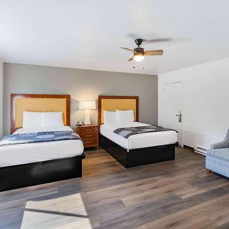 Oceanside Inn & Suites, A Days Inn By Wyndham Форт Браг Екстериор снимка