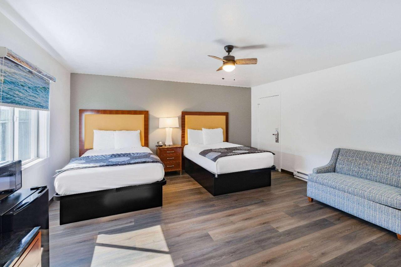 Oceanside Inn & Suites, A Days Inn By Wyndham Форт Браг Екстериор снимка